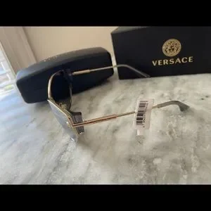 NWT VERSACE MIRROR SHIELD SUNGLASSES PALE GOLD STYLE VE 2239 COMES WIRH CASE Versace | Accessories | Nwt Versace Mirror Shield Sunglasses  main image 4